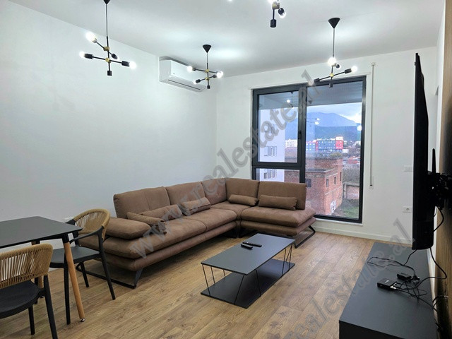 Apartament 1+1 me qira ne rrugen Marie Kraja perballe me Universtitetin Europian te Tiranes.

Pozi